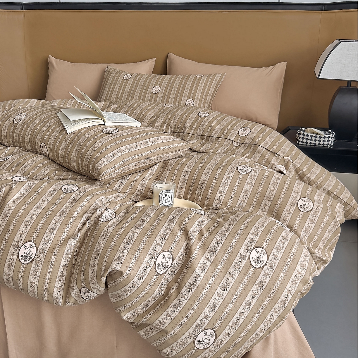 91家纺网 家纺一手货源 找家纺 优彩 2025新款全棉双层纱四件套-花栖-咖