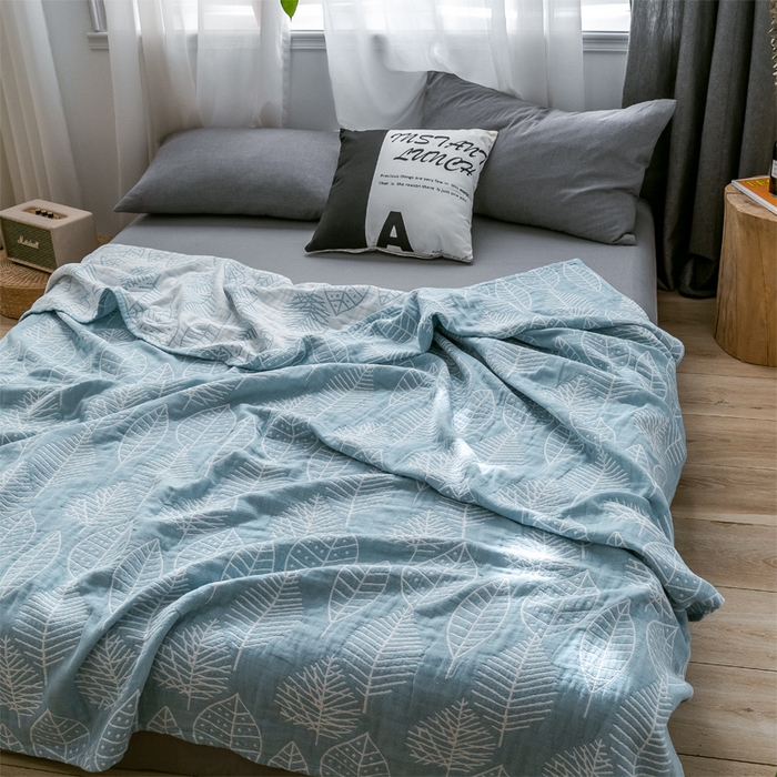 91家纺网 家纺一手货源 找家纺 朴尔家纺-毛巾被 2024新款三层水洗棉全棉纱布毛巾被 日式落叶-冰蓝