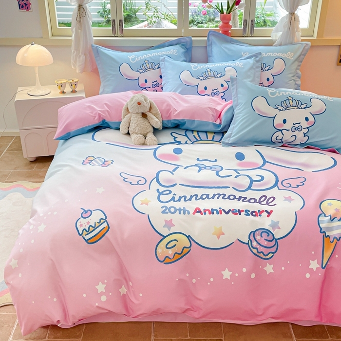 91家纺网 家纺一手货源 找家纺 孩子王（原鼎盛） 2025新款三丽鸥系列全棉活性大版印花卡通学生四件套 闪亮玉桂狗