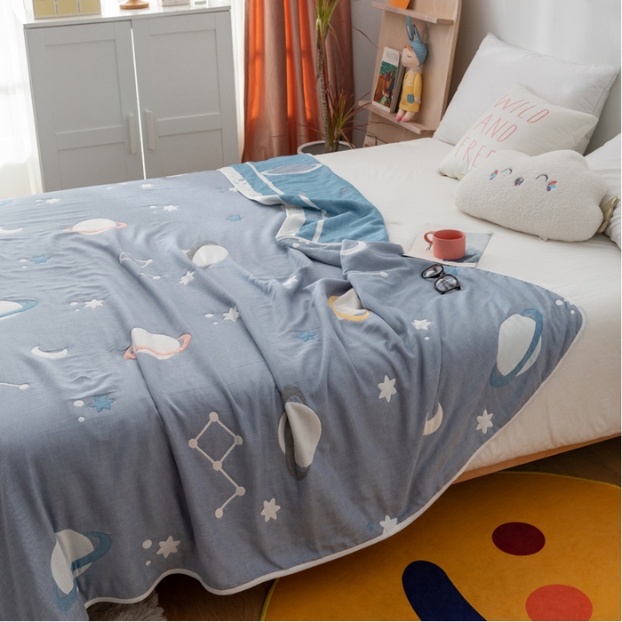 91家纺网 家纺一手货源 找家纺 朴尔家纺-毛巾被 2024新款卡漫风格全棉六层纱毛巾被 浩瀚宇宙-兰