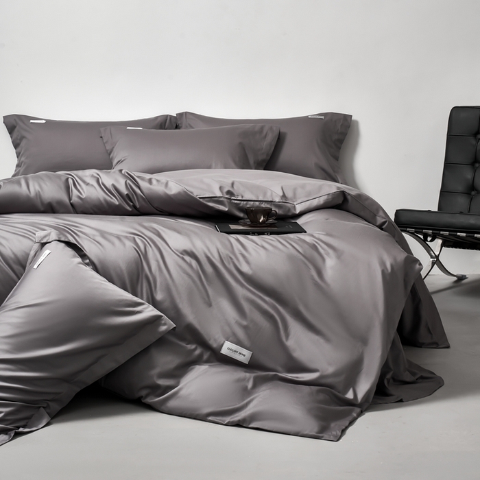 91家纺网 家纺一手货源 找家纺 秀色家纺 2025新款60支贡缎新疆长绒棉全棉纯棉三件套轻奢床品床单床笠被套床上四件套 都市-雅士灰