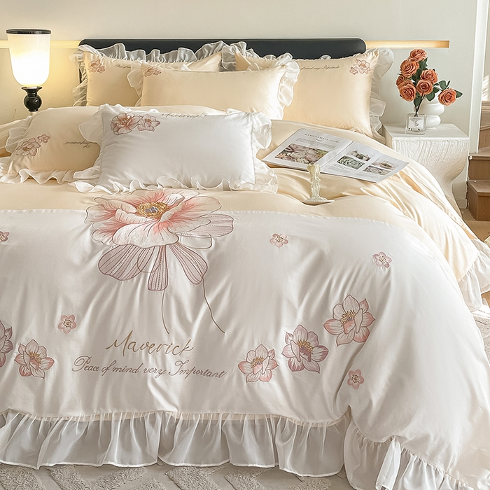 91家纺网 家纺一手货源 找家纺 绒世界 2024新款艾芙妮全棉蕾丝花边刺绣床单床笠四件套礼盒包装 芝士黄