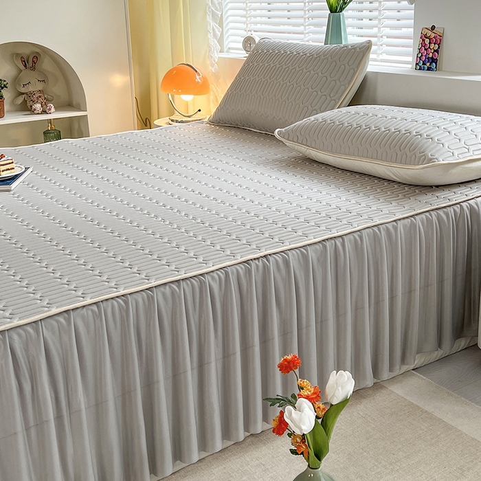 91家纺网 家纺一手货源 找家纺 爱洛 2024新款纯色床裙款乳胶凉席三件套凉感丝乳胶席 浅灰色