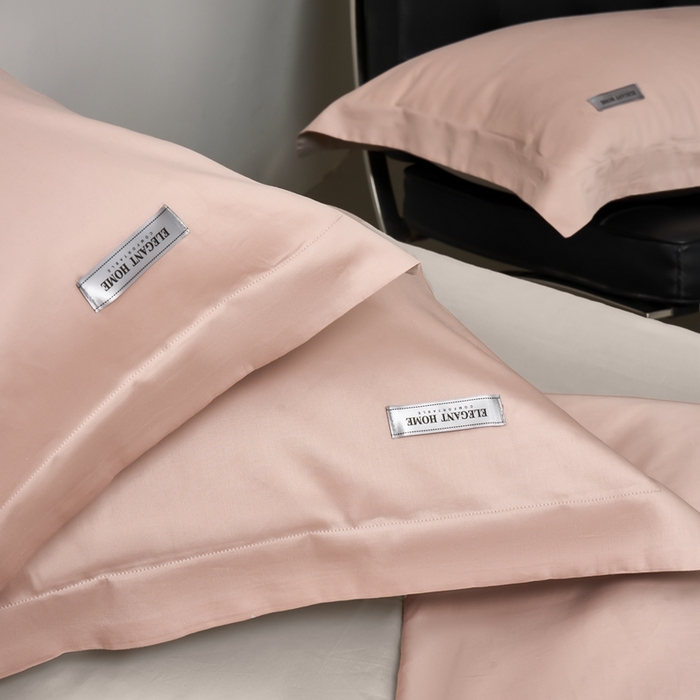 91家纺网 家纺一手货源 找家纺 秀色家纺 2025新款60支贡缎新疆长绒棉全棉纯棉三件套轻奢床品床单床笠被套床上四件套 都市-茱萸粉+烟墨灰