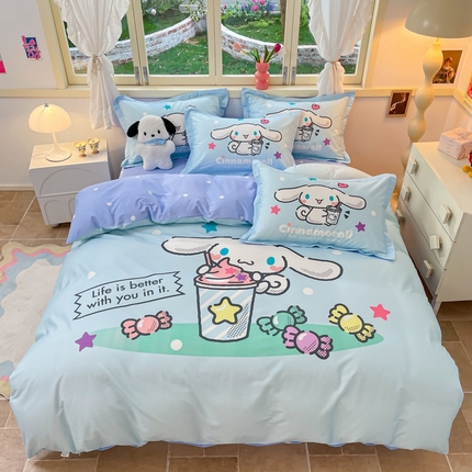 91家纺网 家纺一手货源 找家纺 孩子王（原鼎盛） 2025新款三丽鸥系列全棉活性大版印花卡通学生四件套 糖果玉桂狗