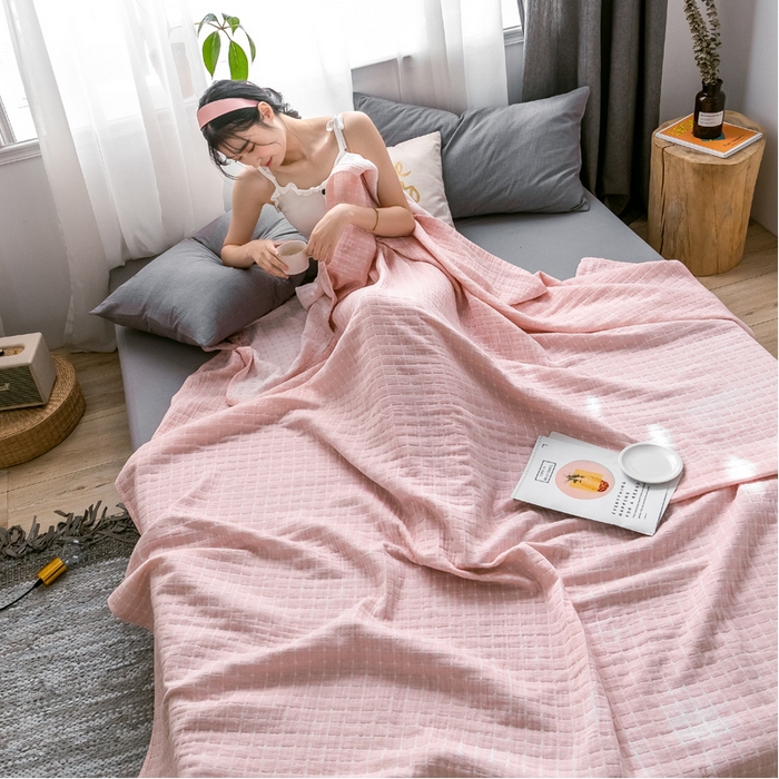 91家纺网 家纺一手货源 找家纺 朴尔家纺-毛巾被 2024新款三层水洗棉全棉纱布毛巾被 丁格-粉