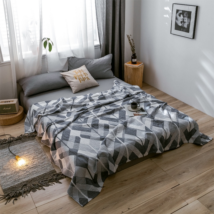 91家纺网 家纺一手货源 找家纺 朴尔家纺-毛巾被 2024新款三层水洗棉全棉纱布毛巾被 几何体-灰