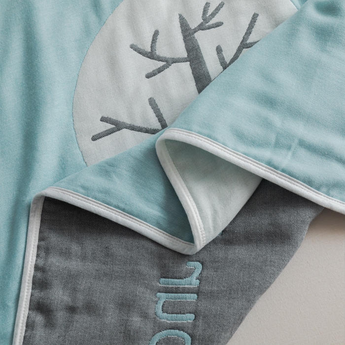 91家纺网 家纺一手货源 找家纺 朴尔 2023年抽象风格六层纱布毛巾被系列-朴尔经典款常年备货 幸福小树-绿