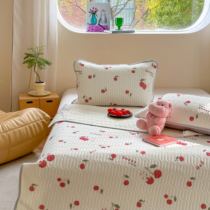 91家纺网 家纺一手货源 找家纺 慕尚家纺 2025新款ms乳胶圆网花色乳胶凉席 樱桃小兔