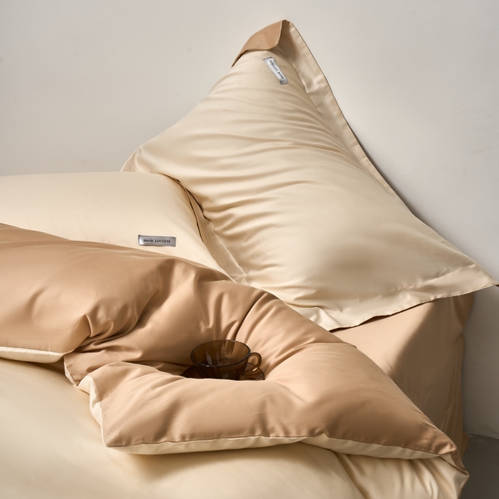 91家纺网 家纺一手货源 找家纺 秀色家纺 2025新款60支贡缎新疆长绒棉全棉纯棉三件套轻奢床品床单床笠被套床上四件套 都市-奶昔白香槟金