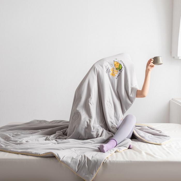 91家纺网 家纺一手货源 找家纺 慕尚家纺 2025新款针织玉米被夏被 玉米糯糯灰