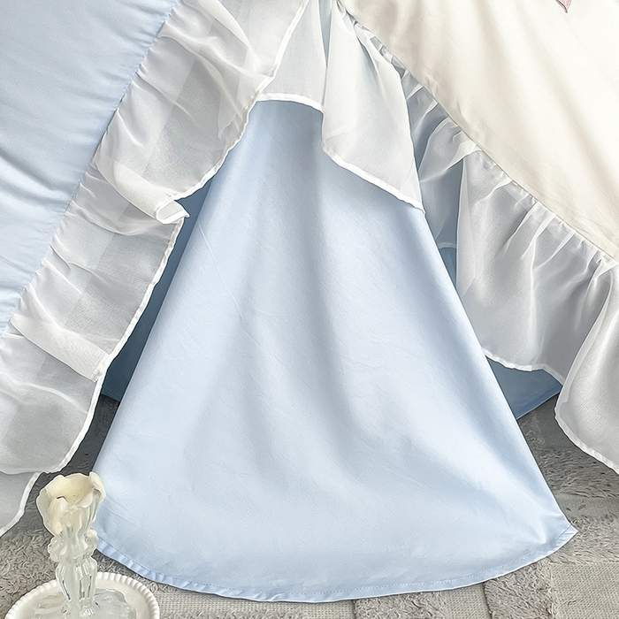 91家纺网 家纺一手货源 找家纺 绒世界 2024新款艾芙妮全棉蕾丝花边刺绣床单床笠四件套礼盒包装 风铃蓝