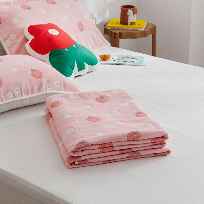 91家纺网 家纺一手货源 找家纺 2024新款六层全棉纱布毛巾被-朴尔经典款常年备货 甜甜草莓-粉