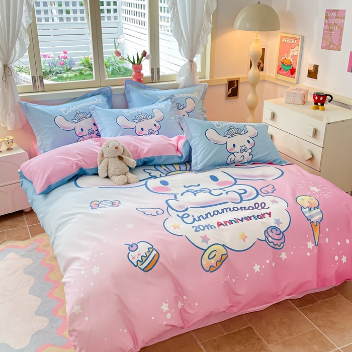 91家纺网 家纺一手货源 找家纺 孩子王（原鼎盛） 2025新款三丽鸥系列全棉活性大版印花卡通学生四件套 闪亮玉桂狗