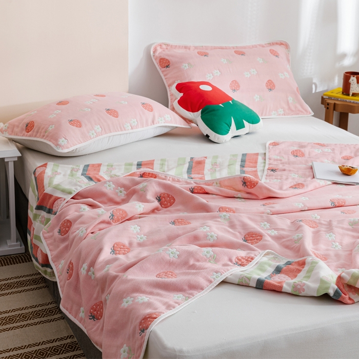 91家纺网 家纺一手货源 找家纺 2024新款六层全棉纱布毛巾被-朴尔经典款常年备货 甜甜草莓-粉