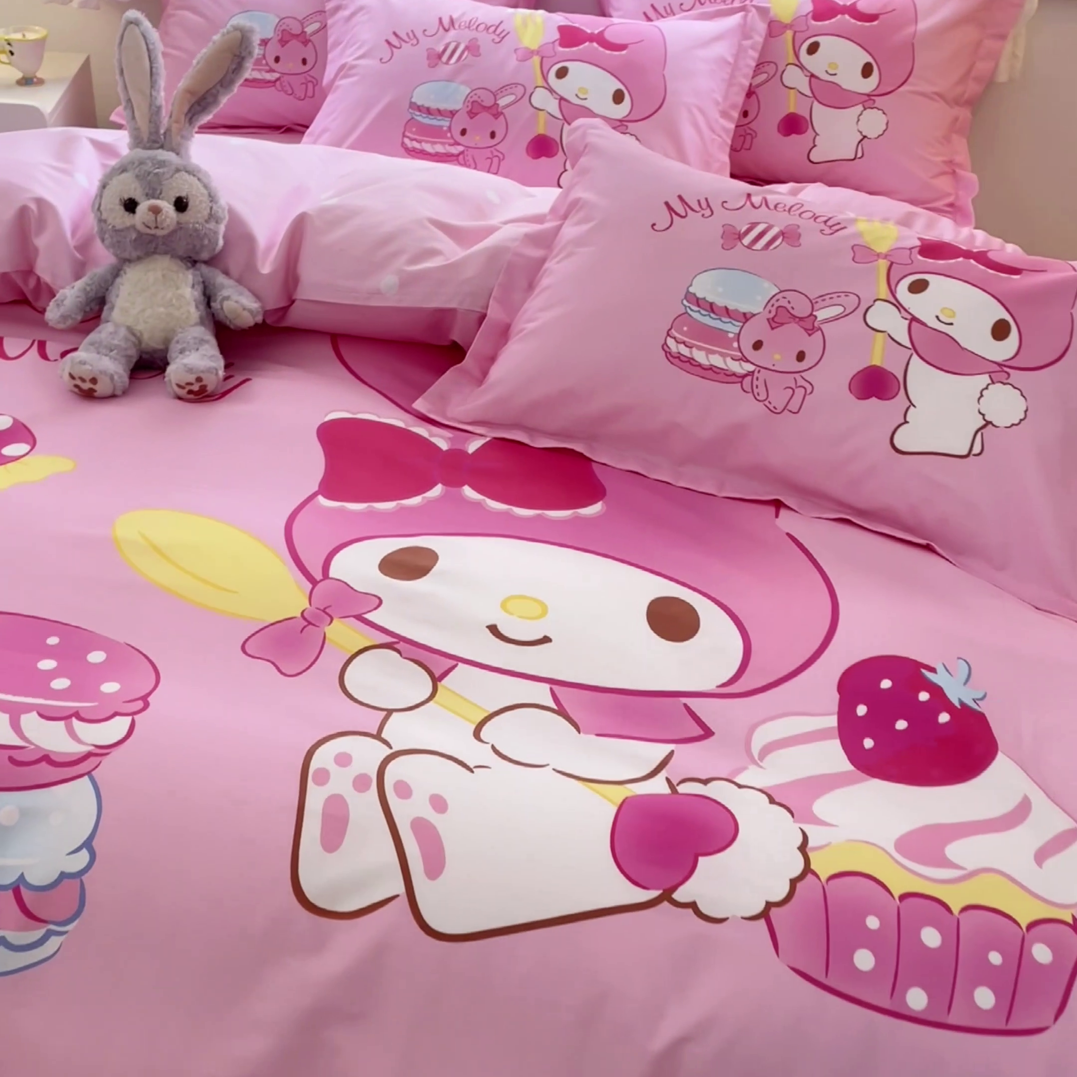 91家纺网 家纺一手货源 找家纺 孩子王（原鼎盛） 2025新款三丽鸥系列全棉活性大版印花卡通学生四件套 蛋糕美乐蒂