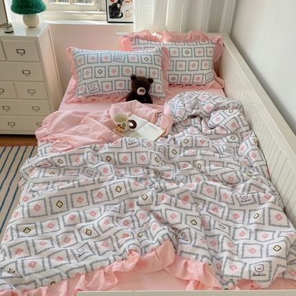 91家纺网 家纺一手货源 找家纺 （总）顾里家纺 2024新款花边氧气泡泡棉夏被套件