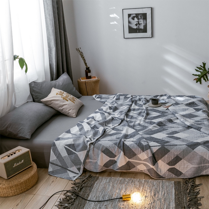 91家纺网 家纺一手货源 找家纺 朴尔家纺-毛巾被 2024新款三层水洗棉全棉纱布毛巾被 几何体-灰