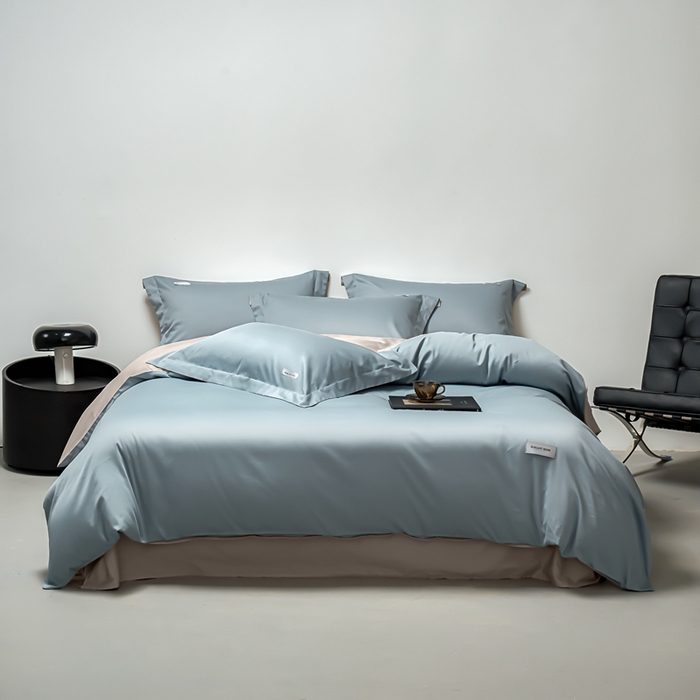 91家纺网 家纺一手货源 找家纺 秀色家纺 2025新款60支贡缎新疆长绒棉全棉纯棉三件套轻奢床品床单床笠被套床上四件套 都市-天空蓝+烟墨灰