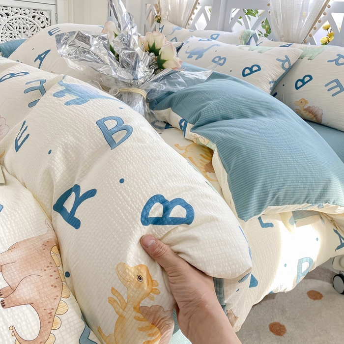 91家纺网 家纺一手货源 找家纺 牛牛家纺 牛牛  2024新款泡泡棉小清新四件套(1) 字母恐龙