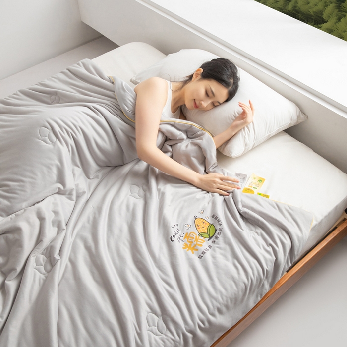 91家纺网 家纺一手货源 找家纺 慕尚家纺 2025新款针织玉米被夏被 玉米糯糯灰