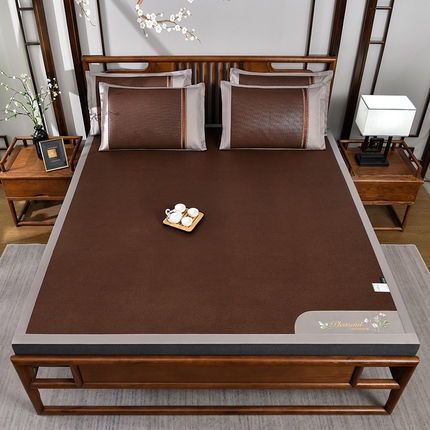 91家纺网 家纺一手货源 找家纺 小牛席业 2024新款加厚款艾草清香养生席系列（全藤席面） 加厚款-艾草清香养生席（黑咖）