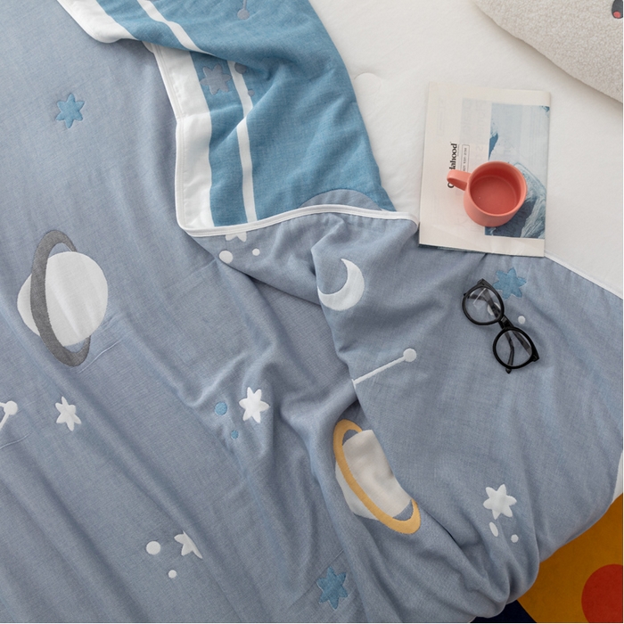 91家纺网 家纺一手货源 找家纺 朴尔家纺-毛巾被 2024新款卡漫风格全棉六层纱毛巾被 浩瀚宇宙-兰