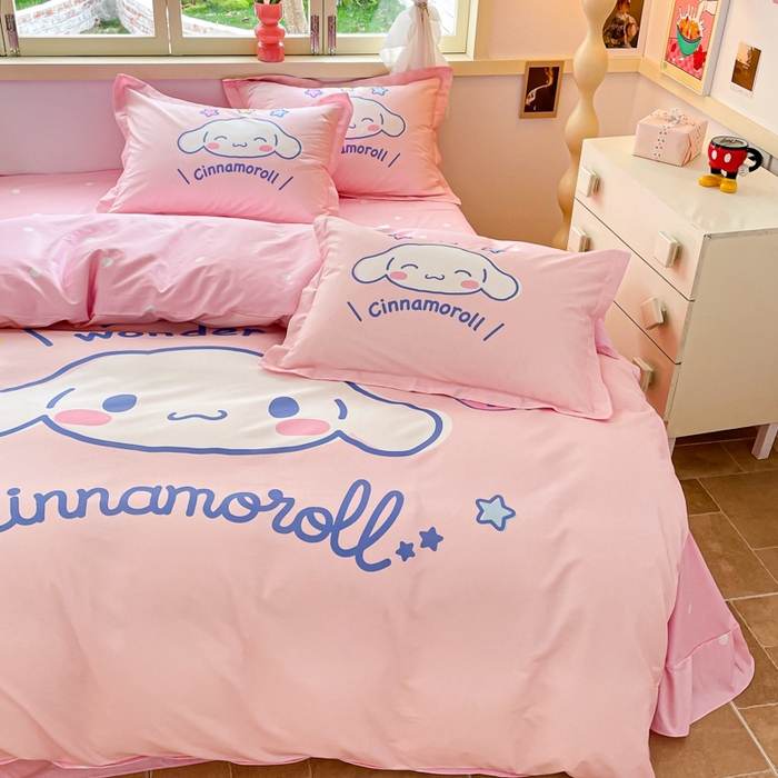 91家纺网 家纺一手货源 找家纺 孩子王（原鼎盛） 2025新款三丽鸥系列全棉活性大版印花卡通学生四件套 粉色大耳狗