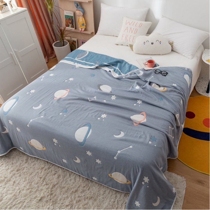 91家纺网 家纺一手货源 找家纺 朴尔家纺-毛巾被 2024新款卡漫风格全棉六层纱毛巾被 浩瀚宇宙-兰