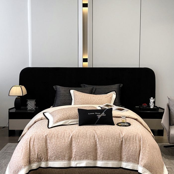 91家纺网 家纺一手货源 找家纺 2025新款50S全棉色织提花镂空轻奢款套件-爱缇菲 流年-粉