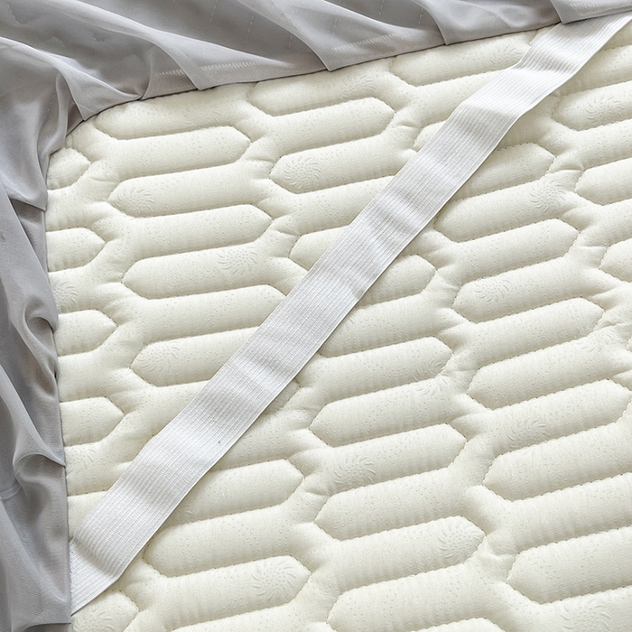 91家纺网 家纺一手货源 找家纺 爱洛 2024新款纯色床裙款乳胶凉席三件套凉感丝乳胶席 浅灰色