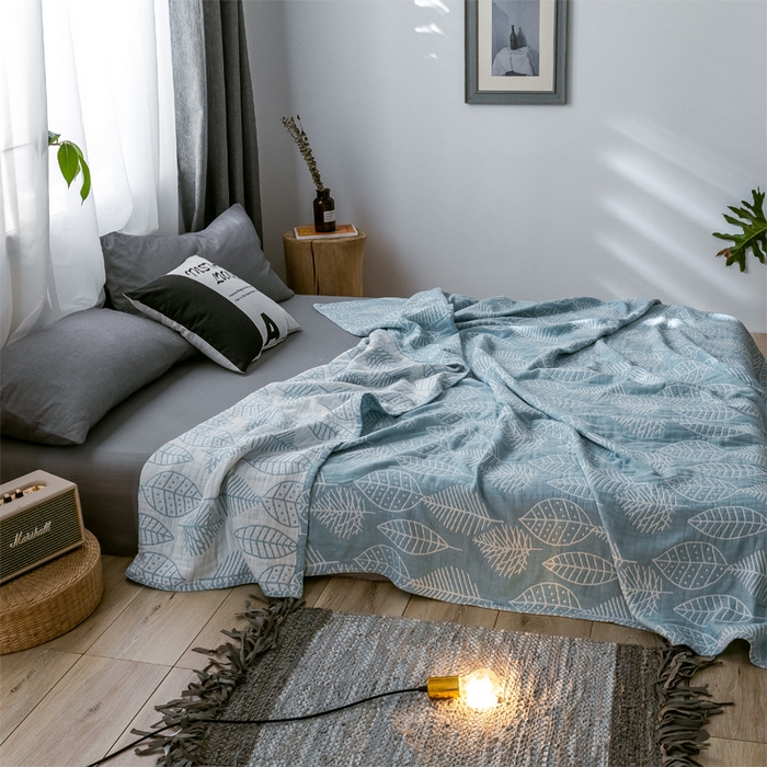 91家纺网 家纺一手货源 找家纺 朴尔家纺-毛巾被 2024新款三层水洗棉全棉纱布毛巾被 日式落叶-冰蓝