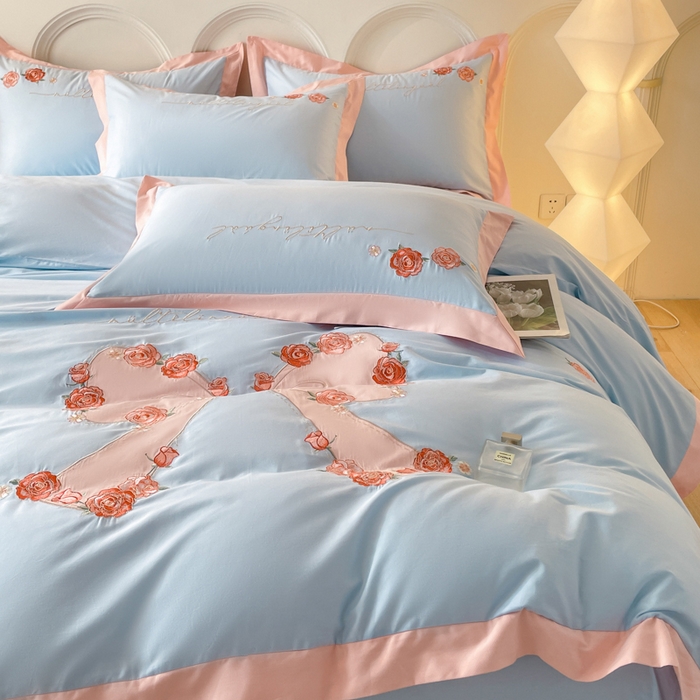 91家纺网 家纺一手货源 找家纺 绒世界 2024全棉四件套丽莎刺绣床单床笠纯棉四件套（礼盒包装） 丽莎-风铃蓝