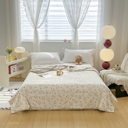 91家纺网 家纺一手货源 找家纺 梦尚舒 2025新款水洗邹邹纱印花夏被 淘气小熊