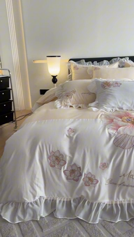 91家纺网 家纺一手货源 找家纺 绒世界 2024新款艾芙妮全棉蕾丝花边刺绣床单床笠四件套礼盒包装 芝士黄