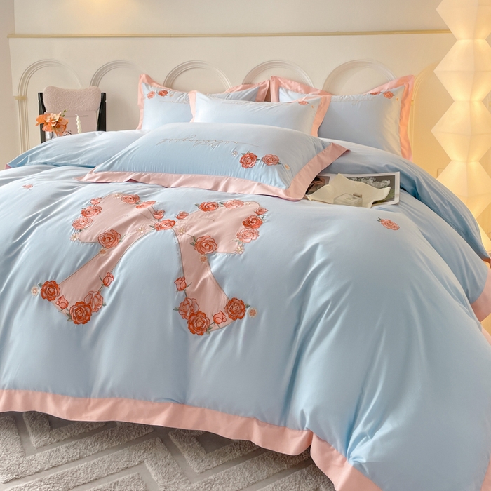 91家纺网 家纺一手货源 找家纺 绒世界 2024全棉四件套丽莎刺绣床单床笠纯棉四件套（礼盒包装） 丽莎-风铃蓝