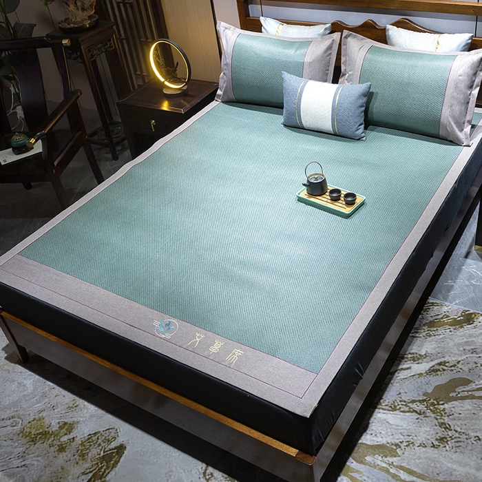 91家纺网 家纺一手货源 找家纺 青雅席业 2025新款艾草绣花工艺养生席 艾草-水绿