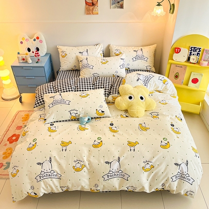 91家纺网 家纺一手货源 找家纺 三朵 2024年全棉简单款三丽鸥系列四件套 香蕉帕恰狗