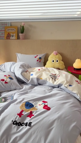 91家纺网 家纺一手货源 找家纺 柚子YOUTH 2024新款40支全棉水洗棉印+绣跑量款四件套 歪头鹅