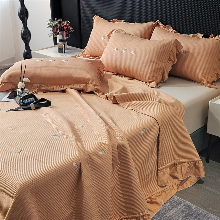 91家纺网 家纺一手货源 找家纺 2024新款OL家纺樱桃物语双面天丝三件套 栗咖