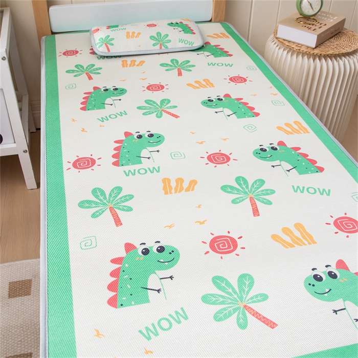 91家纺网 家纺一手货源 找家纺 欣品希家纺 2024新款A类冰丝印花儿童凉席三件套 可爱恐龙