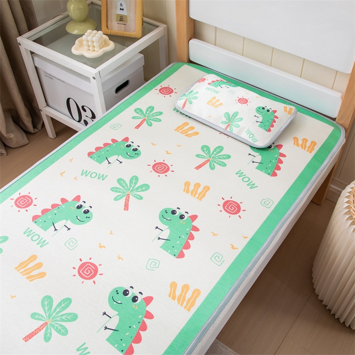 91家纺网 家纺一手货源 找家纺 欣品希家纺 2024新款A类冰丝印花儿童凉席三件套 可爱恐龙