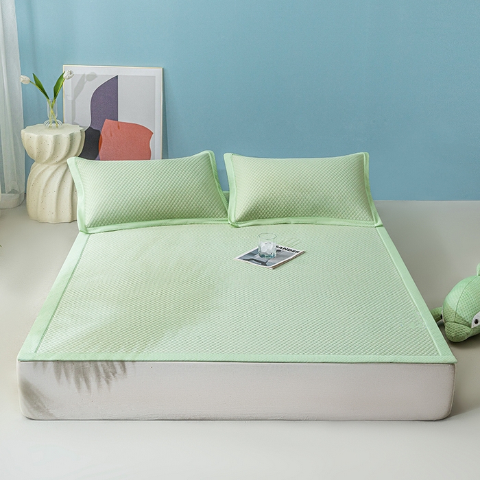 91家纺网 家纺一手货源 找家纺 青雅席业 2025新款爱心PE材质凉感丝豆豆席小清新素色无印风凉席-淡雅绿