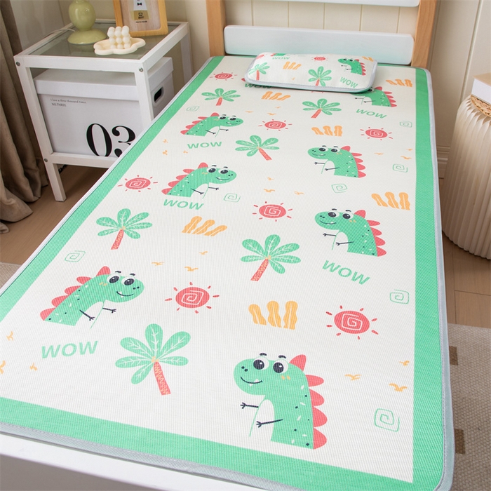 91家纺网 家纺一手货源 找家纺 欣品希家纺 2024新款A类冰丝印花儿童凉席三件套 可爱恐龙