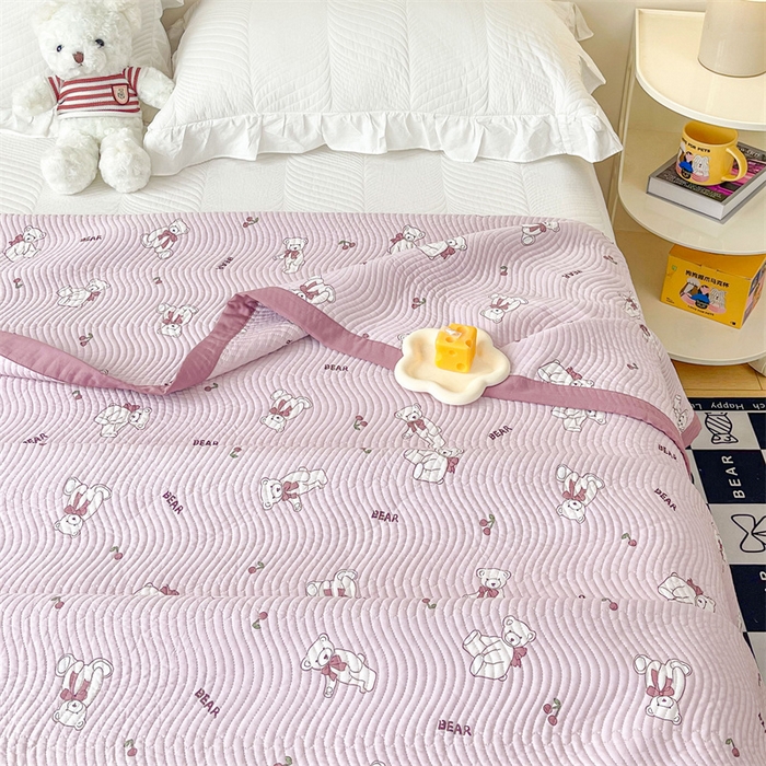 91家纺网 家纺一手货源 找家纺 OL家纺 2024新款单品天丝双面直角床盖 乖乖熊-粉