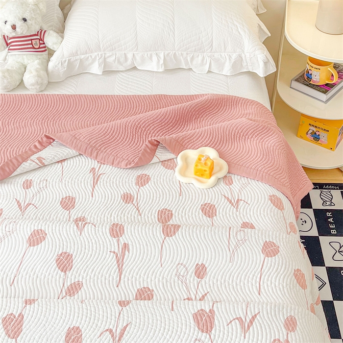 91家纺网 家纺一手货源 找家纺 OL家纺 2024新款单品天丝双面直角床盖 郁金香-红