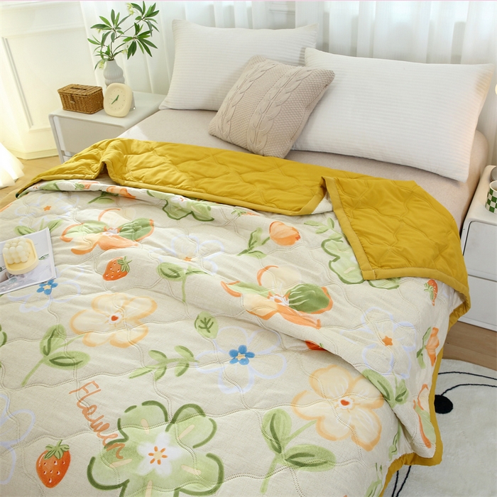 91家纺网 家纺一手货源 找家纺 爱派 2024直播爆款印花水洗棉夏被夏凉被空调被被子被芯 草莓花