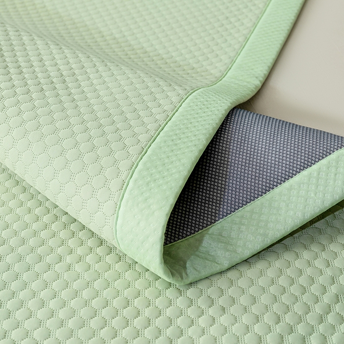 91家纺网 家纺一手货源 找家纺 青雅席业 2025新款爱心PE材质凉感丝豆豆席小清新素色无印风凉席-淡雅绿