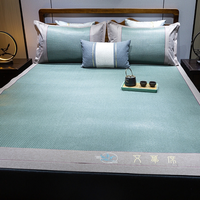 91家纺网 家纺一手货源 找家纺 青雅席业 2025新款艾草绣花工艺养生席 艾草-水绿
