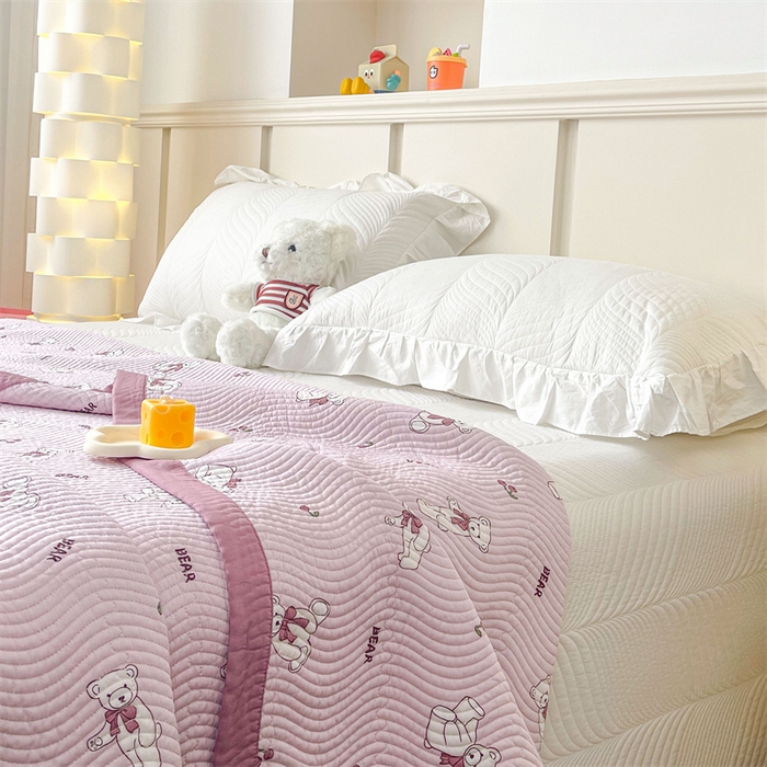 91家纺网 家纺一手货源 找家纺 OL家纺 2024新款单品天丝双面直角床盖 乖乖熊-粉